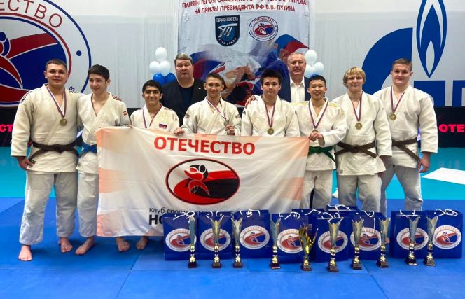 Алтайские спортсмены в составе сборной Сибири стали бронзовыми призёрами юношеского командного турнира