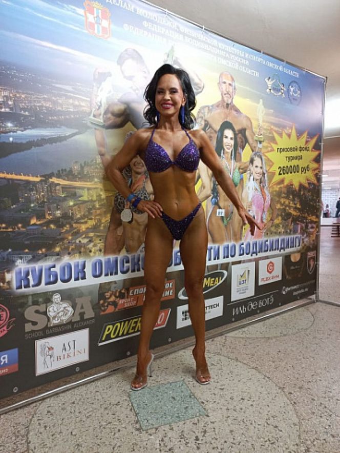 60-летняя спортсменка из Барнаула дебютировала в соревнованиях по бодибилдингу