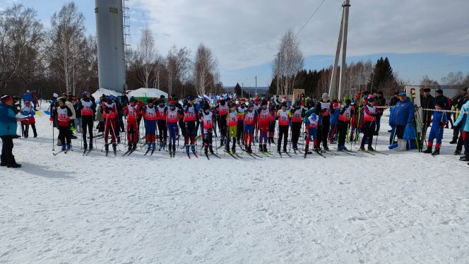 В Залесово состоялся первый массовый лыжный марафон