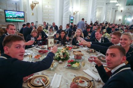 Владимир Путин 19 сентября встретился в Кремле с российскими паралимпийцами, не допущенными на Паралимпиаду в Рио-де-Жанейро.