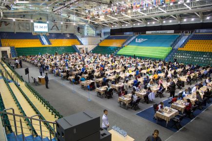 Алтайские шахматисты Алексей Сорокин и Ростислав Марчук взяли первые очки на чемпионате мира среди юношей и девушек в Ханты-Мансийске. 