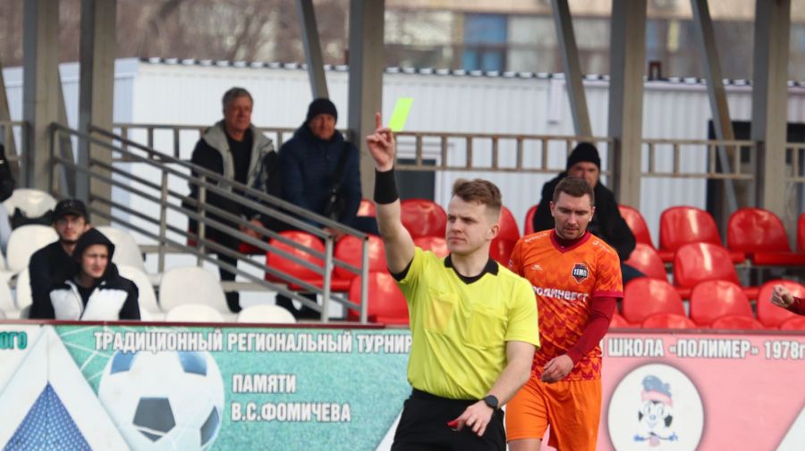 Фрагменты матча "Темп" - "Полимер-М" (5:1). Фото: Александр Чёрный/"Алтайский спорт"