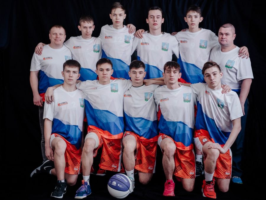 Команда барнаульской СОШ №37. Фото: пресс-служба "КЭС-Баскет"