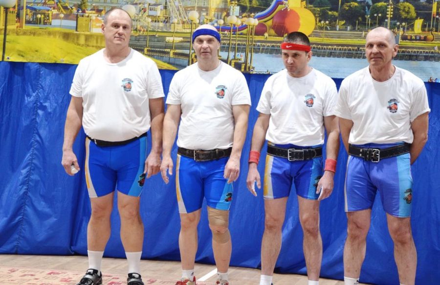 Твёрдая рука. Гиревики-ветераны региона успешно выступили на турнире в Чебоксарах 