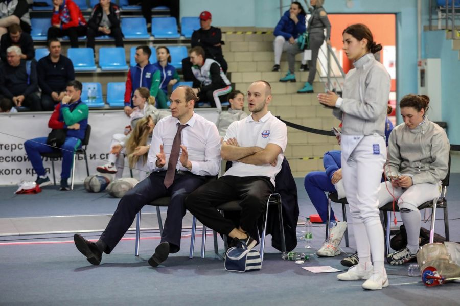 Валериан Феоктистов, Данил Бубенчиков,  Арина Захаренко. Фото: Федерация фехтования России