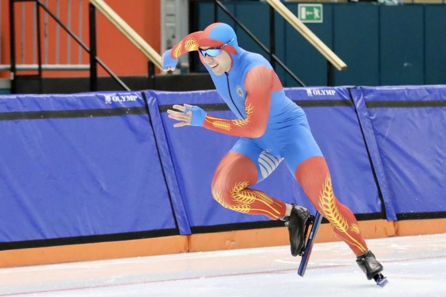 Виктор Муштаков на старте спринтерской дистанции. Фото из архива "АС"