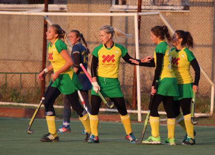 Хоккеистки "Коммунальщика" в повторной встрече уступили питерскому "Метрострою" - 4:7 (фото).