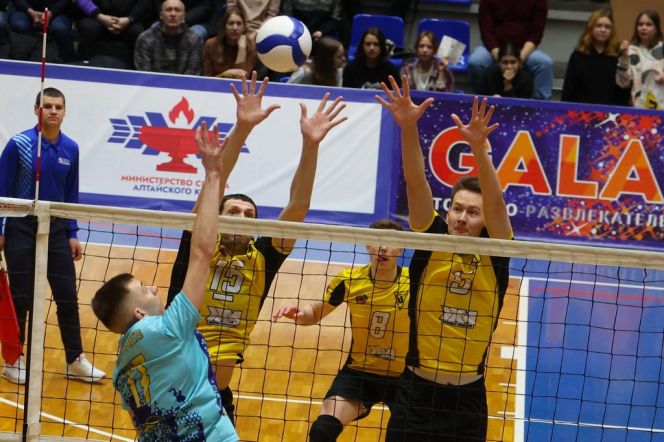 Видеотрансляция. 18 апреля. Раменское. СК «Медина-Атлетик». Чемпионат России. Мужчины. Высшая лига «А». Финал за 1−8 места. 5-й тур. Повторная встреча. ЦСКА (Московская область) - «Университет» (Барнаул)