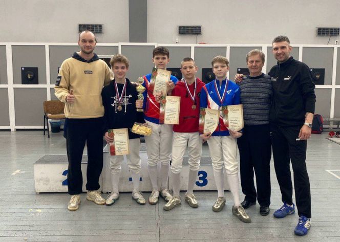 Юношеская команда саблистов «Алтай-1» завоевала бронзу Всероссийского турнира в Казани (U15)