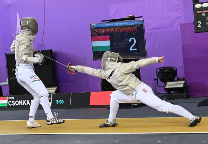 На дорожке Мария Третьякова (справа). Фото предоставлены Валерианом Феоктистовым