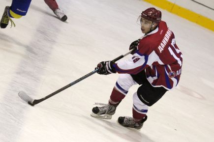 В первом домашнем матче сезона "Алтай" со счётом 4:2 обыграл "Челны" (фото).