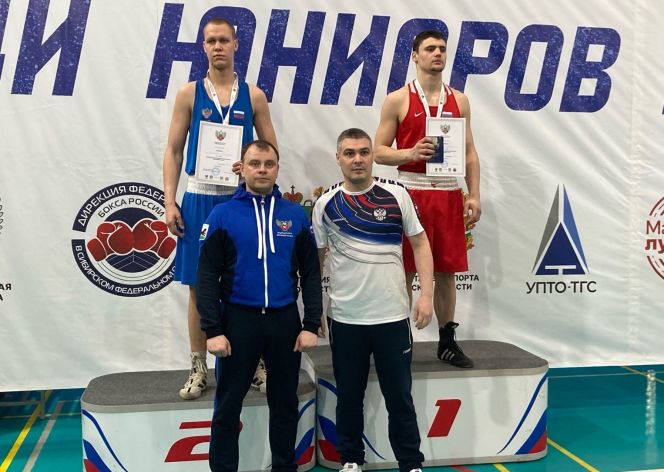 Артём Рослов из Камня-на-Оби - победитель первенства Сибири среди юниоров 17−18 лет в Томске