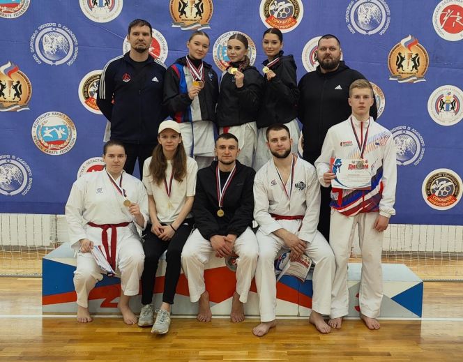 На чемпионате Сибири в Новосибирске алтайские каратисты завоевали девять путёвок на чемпионат России 