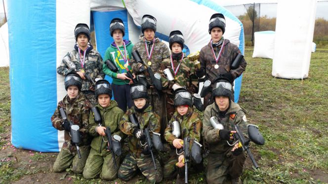 В Барнауле разыграли Открытый Кубок Алтайского края по спортивному пейнтболу.