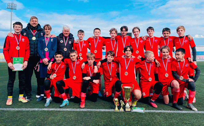 Команда "Алтай-2010" - победитель Сибирского финала КУбка РФС среди юношеских команд. Фото: СШОР Алексея Смертина