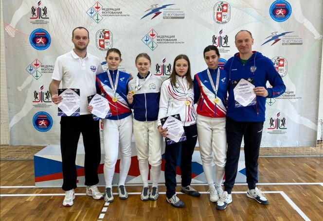 Квартет саблисток Алтайского края впервые выиграл юниорское первенство Сибири 