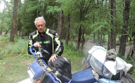 Бийчанин Андрей Поддымников стал «Заслуженным путешественником России».