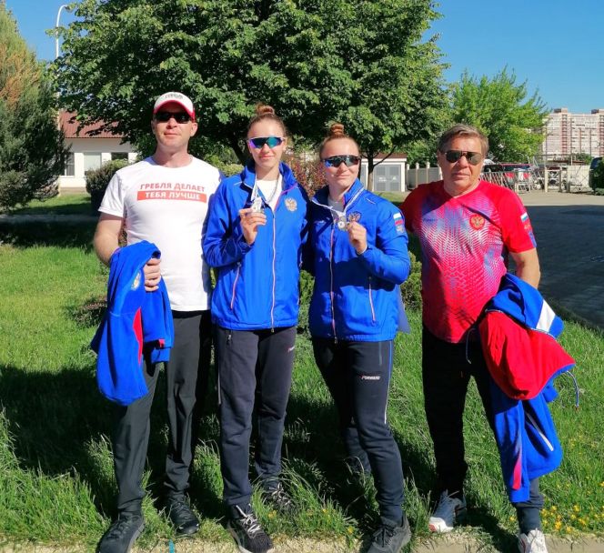 Слева направо: тренер Софии - Михаил Волков, София Штиль, Елизавета Выпряжкина и ее наставник Сергей Каменский