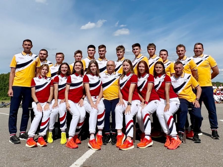 Юниорский состав сборной России по лыжным гонкам 2023−2024. Фото: проект «На лыжи!»