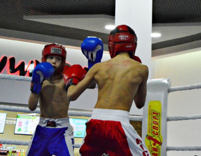 В Барнауле состоялась матчевая встреча между сборными Алтайского края и Кемеровской области.