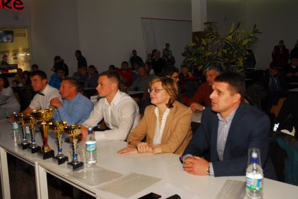 В Барнауле состоялась матчевая встреча между сборными Алтайского края и Кемеровской области.