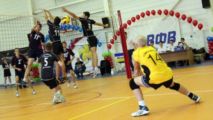 В Барнауле прошёл финал VI фестиваля детского волейбола «Здесь зажигаются звёзды».