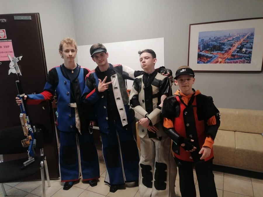 Участники юношеского финала Егор Фоменко, Артём Янов, Кирилл Прокофьев, Иван Кормышев (слева направо).  Фото: СШ №1 Бийск 