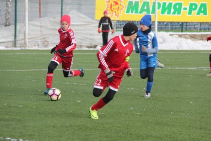 Победой команды "Алтай-2004» завершился в Барнауле первый региональный турнир памяти Геннадия Смертина