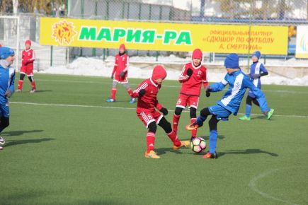 Победой команды "Алтай-2004» завершился в Барнауле первый региональный турнир памяти Геннадия Смертина