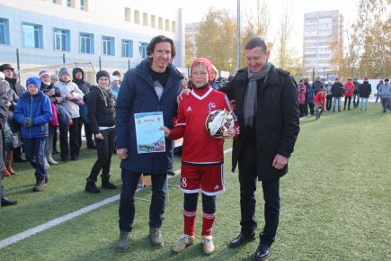 Победой команды "Алтай-2004» завершился в Барнауле первый региональный турнир памяти Геннадия Смертина