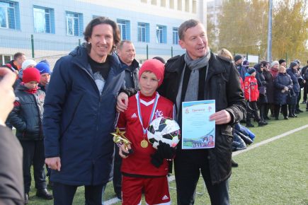 Победой команды "Алтай-2004» завершился в Барнауле первый региональный турнир памяти Геннадия Смертина