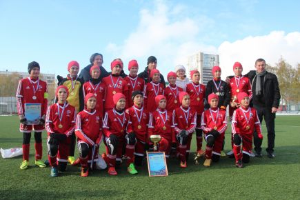 Победой команды "Алтай-2004» завершился в Барнауле первый региональный турнир памяти Геннадия Смертина