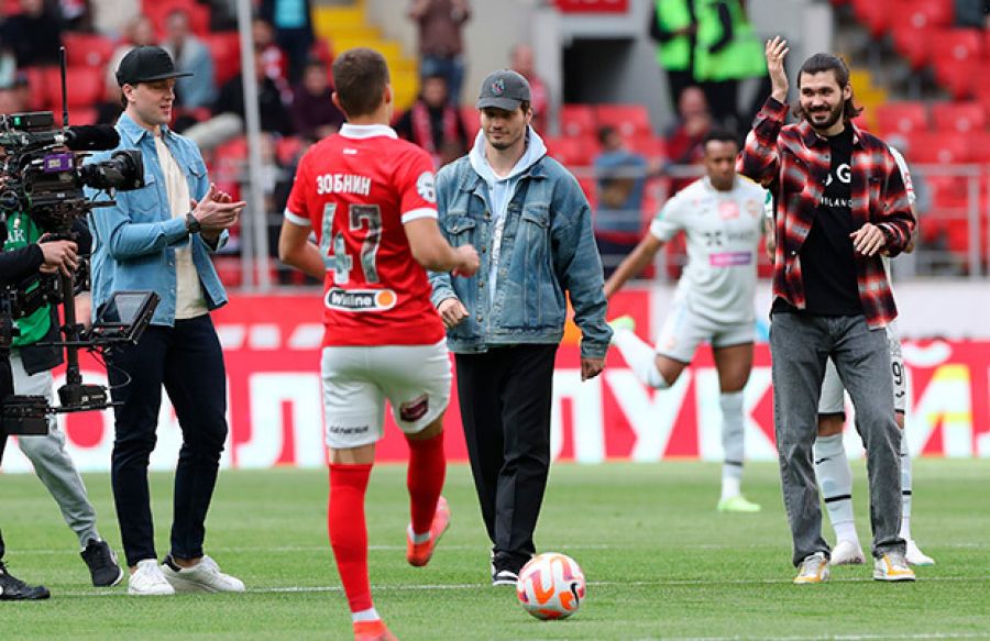 Андрей Василевский, Михаил Сергачев и Кирилл Марченко — почетные гости на матче «Спартака». Фото Александр Федоров, «СЭ»