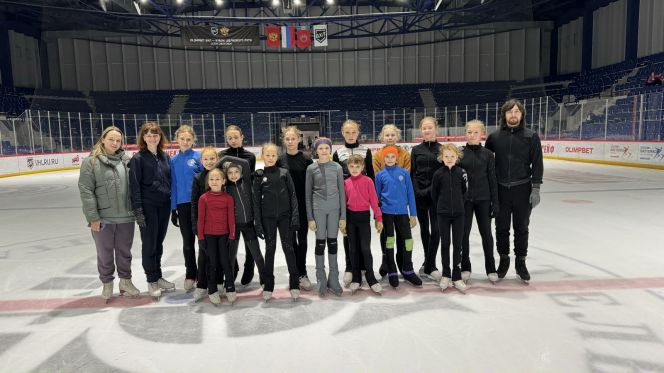 В Барнауле прошли мастер-классы для воспитанников клуба «Сибирский лёд»