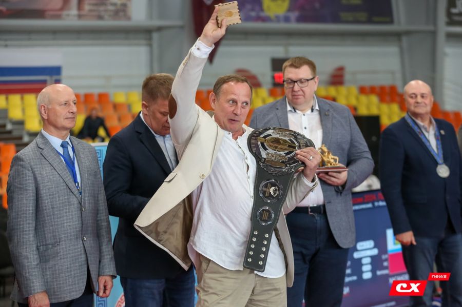 Почётным гостем турнира стал основатель панкратиона в его современном виде Александр Валдайцев. Фото: Владимир Мартынов/CX News