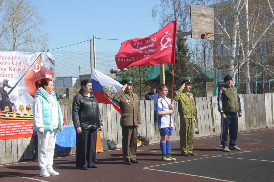 Кубок Героя Советского Союза Петра Кагыкина. Фото: "Обская новь"