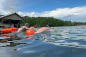 Погрелись! В Алтайском районе прошёл краевой фестиваль по плаванию на открытой воде «Кубок Айского озера»