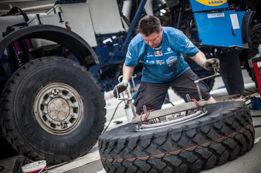 Ралли "Шелковый путь".
https://media.silkwayrally.com