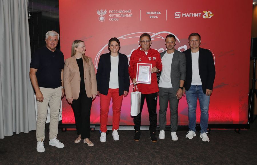 В число пятидесяти лучших участников конкурса вошел учитель физкультуры Смоленской СОШ № 1 Евгений Пивоваров. Фото: РФС