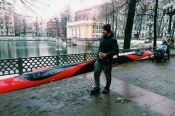 Каноист Андрей Крайтор дал старт акции «Лодка в городе» (видео).