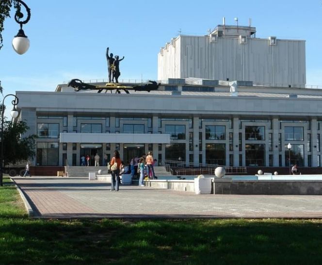 Краевой Театр драмы в Барнауле