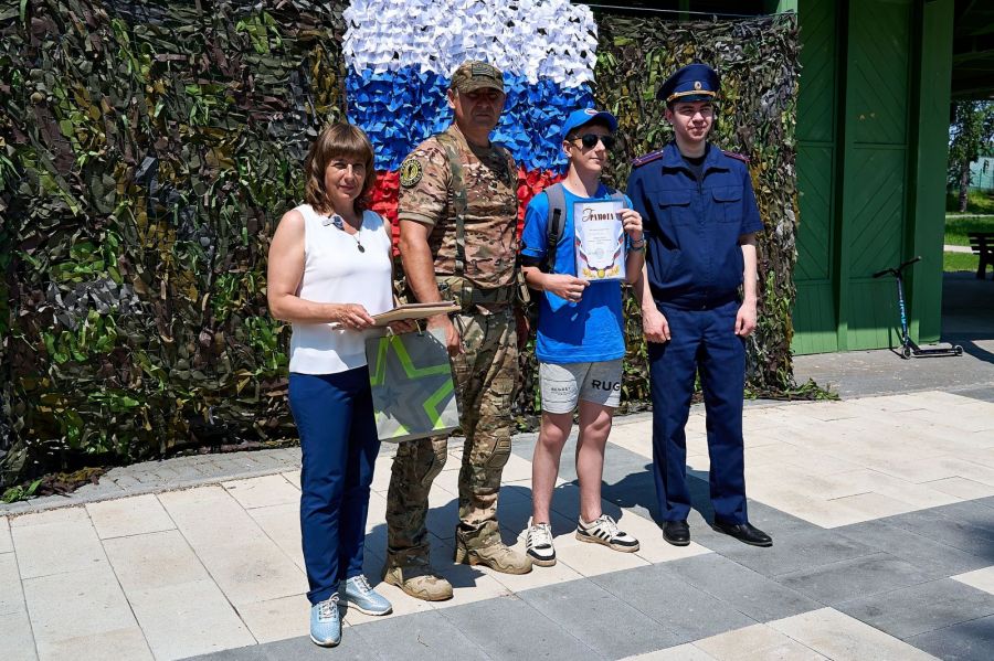 Школа мужества. В Барнауле провели военно-патриотическую игру «Зарница»