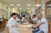 Игра умных и везучих: алтайские журналисты сыграли в традиционном турнире по нардам (видео) 