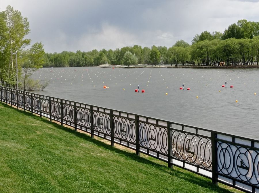 Внимание: двери открываются. Остановка «Гребной канал»