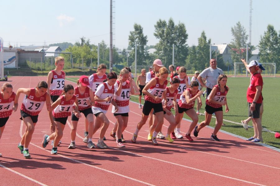 Солнечно, ярко, жарко! В Заринске прошёл краевой финал фестиваля ГТО среди школьных команд