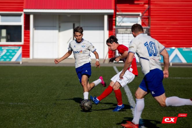 Фрагменты матча "Полимер" - "Бурятия". Фото: Владимир Мартынов/CX News