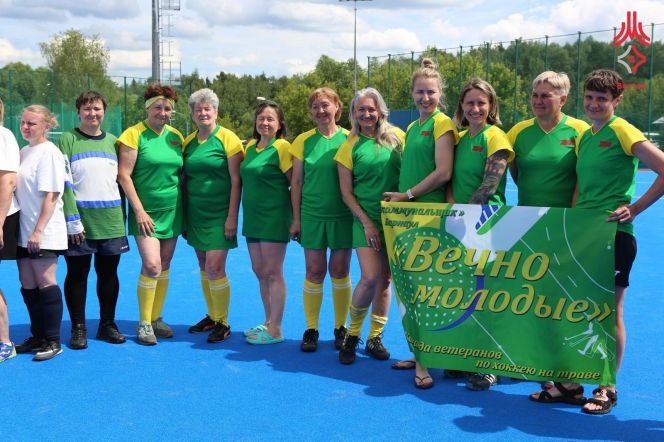 Команда ветеранов алтайского хоккея на траве «Вечно молодые» заняла 5-е место в открытом чемпионате России 40+
