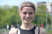 Вера Быковских выиграла в Смоленске первенство России в беге на 1500 метров среди спортсменок до 18 лет
