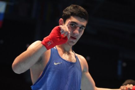 Владимир Узунян завоевал серебряную медаль молодёжного чемпионата мира.