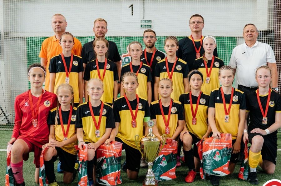 Девчонки из «Кузбасс-СШОР» (Кемерово) победили в турнире и завоевали путевку в Суперфинал. Фото: ДЮСШ "Темп"